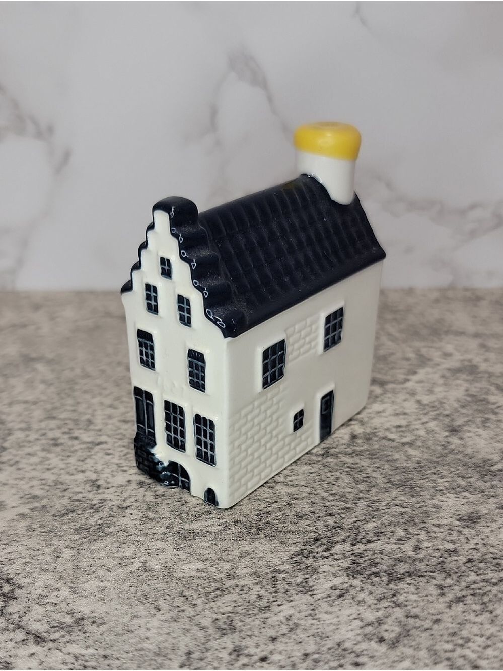Vintage KLM Blue Delft House #2 by BOLS The Five Flies Restaurant - Picture 2 of 9